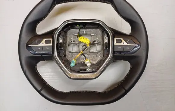 Peugeot 208 II Steering wheel 34241640