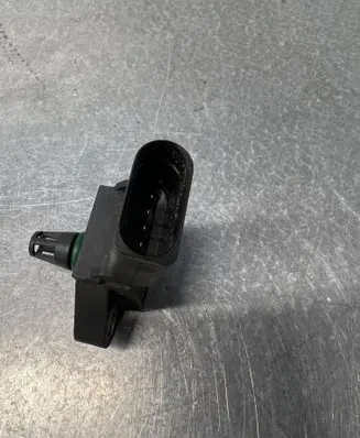 Volkswagen Golf V Air pressure sensor 038906051B