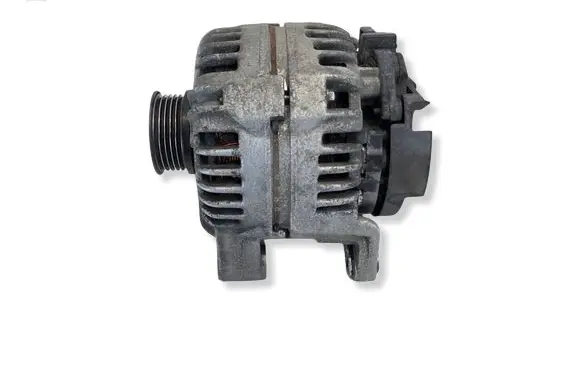 Opel Corsa D Generator/alternator 55556068 0124425021