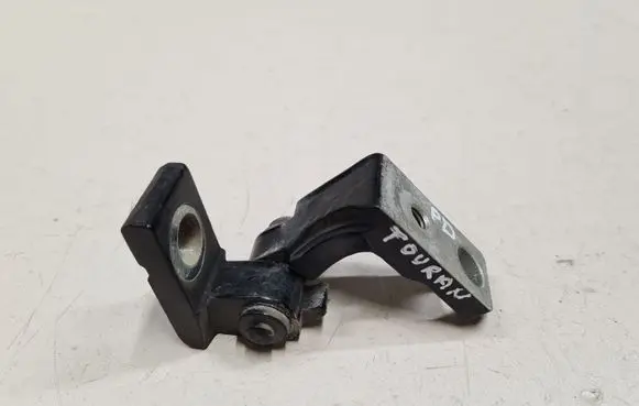 Volkswagen Touran I Front door upper hinge 6Q0831402B