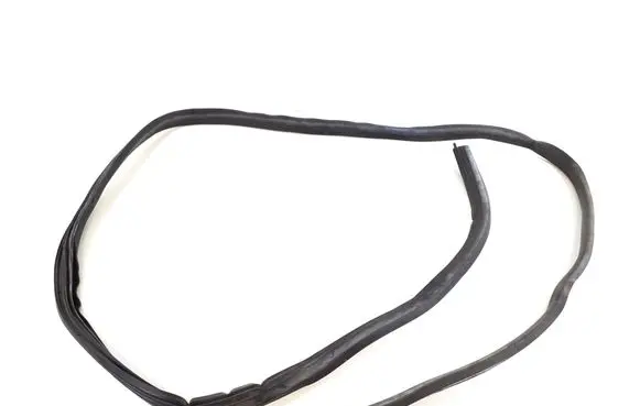 Mercedes-Benz ML W163 Rear door rubber seal (on body) A1636901398