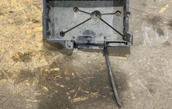 Iveco Daily 6th gen Battery tray 3800103