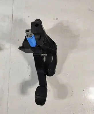 Renault Twingo III Clutch pedal 465030341R A4532900500