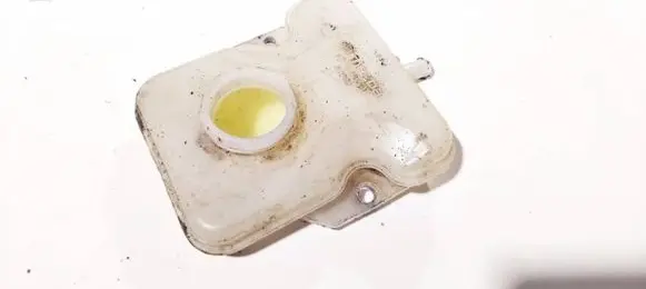 Mazda 5 Brake fluid reservoir c23643550 k1900