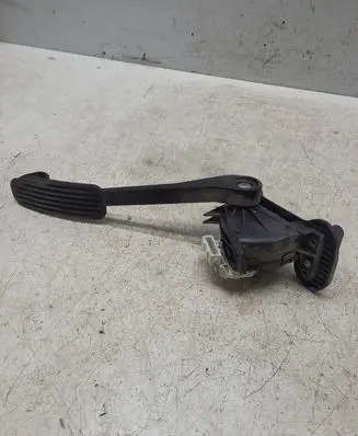 Volvo V70 Accelerator throttle pedal