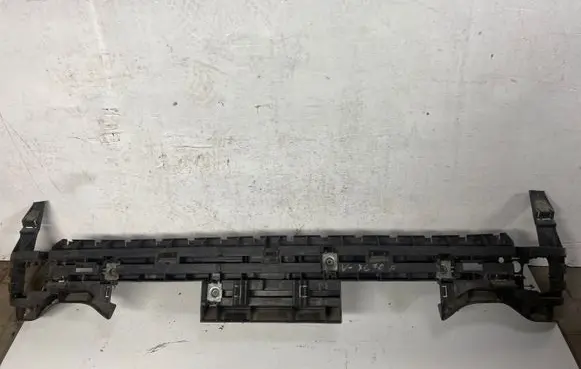 Volvo XC70 Front bumper mounting bracket