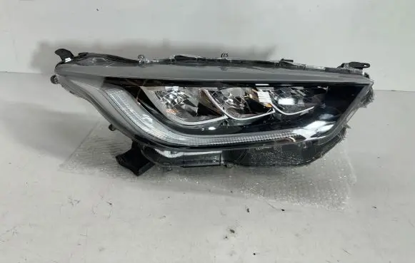 Toyota Yaris XP210 Headlight/headlamp