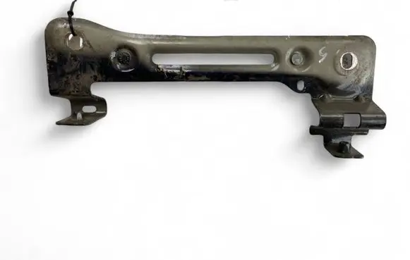 Audi Q7 4M Fender mounting bracket 4M0821431