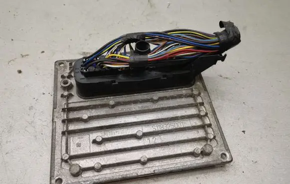 Ford Fiesta Engine control unit/module 4S6112A650EB