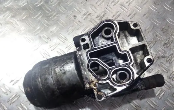 Opel Vectra B Oil filter cover 25067156