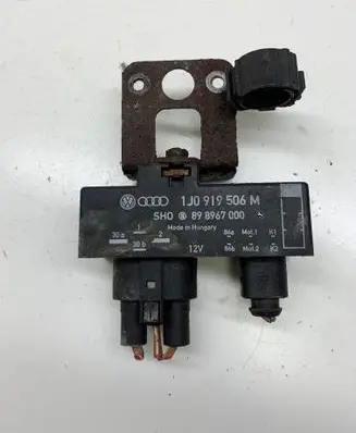 Coolant fan relay