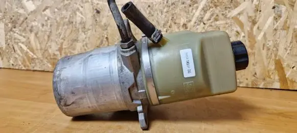 Ford Focus C-MAX Power steering pump 3m513k514dg