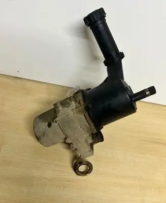 Peugeot 307 Power steering pump 9645102480 A5088674