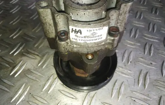 Rover 75 Power steering pump QVB000280