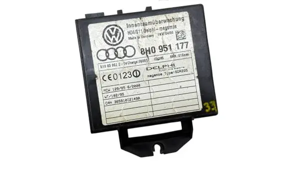 Audi A4 S4 B7 8E 8H Alarm control unit/module 8H0951177