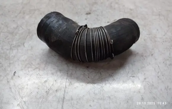 Air intake hose/pipe