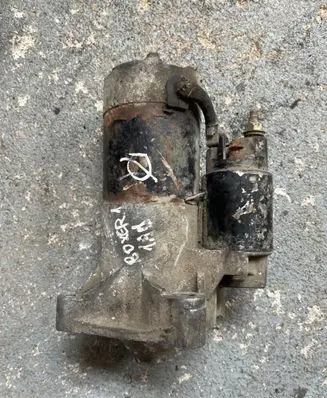 Citroen Xsara Picasso Starter motor M001T800