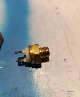 BMW 5 E28 Coolant temperature sensor 7.5064