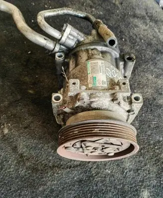 Nissan Qashqai Air conditioning (A/C) compressor (pump) 926009865R