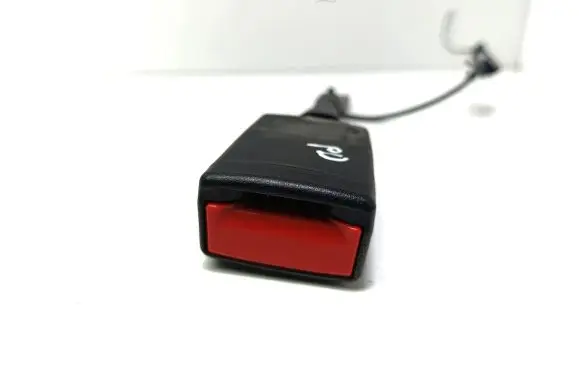 Opel Insignia A Front seatbelt buckle