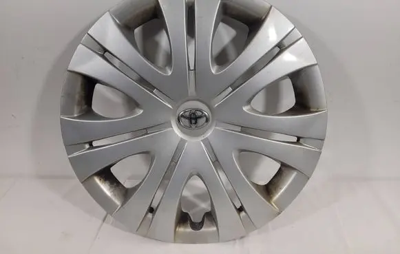 Toyota Corolla E140 E150 R17 wheel hub/cap/trim 260202250