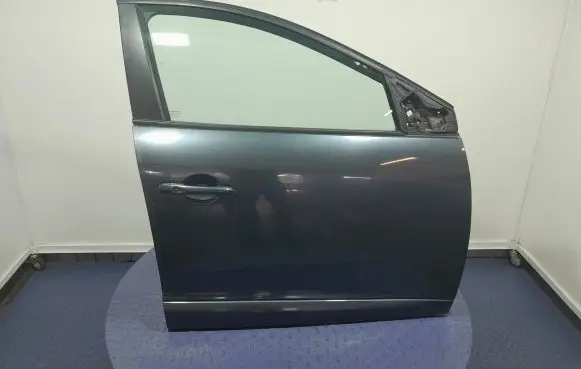 Renault Megane III Front door