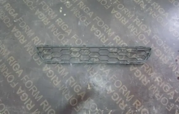 Volvo V40 Cross country Front bumper lower grill 31290945