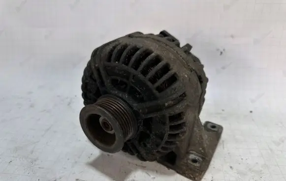 Volvo XC90 Generator/alternator 30658086