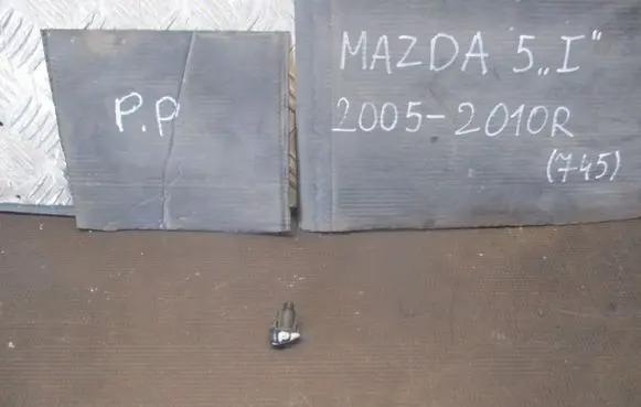 Mazda 5 Windshield washer spray nozzle 