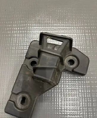 Volvo XC90 Front bumper mounting bracket 31353763