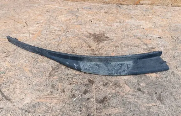 Front bumper lip