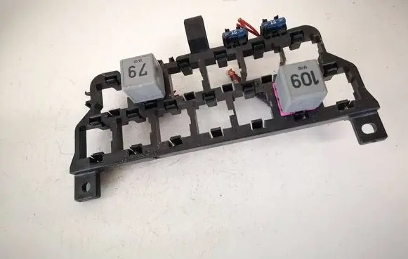 Volkswagen Bora Fuse box set 8d0937503e