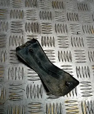 Fender mounting bracket
