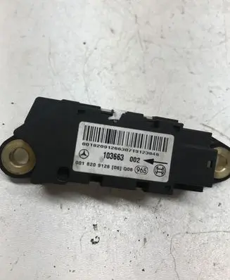 Mercedes-Benz CLS C219 Airbag deployment crash/impact sensor 0018209126