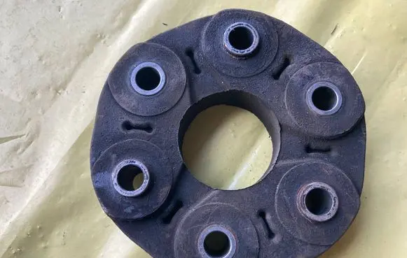 Mercedes-Benz C AMG W204 Rear prop shaft donut coupling/joint A2104110415