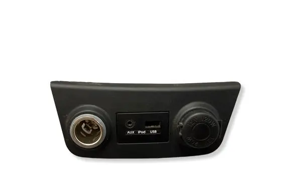 Hyundai i30 USB socket connector 961202R000 FDMC1103291744