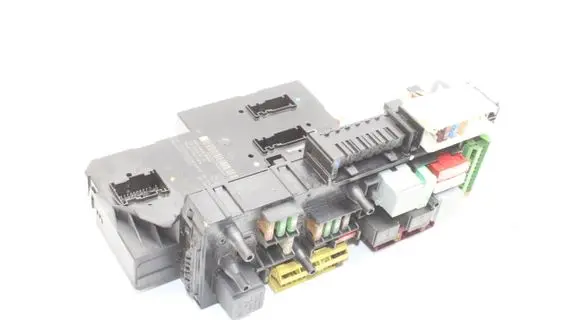 Mercedes-Benz E A207 Fuse box set A2129005401