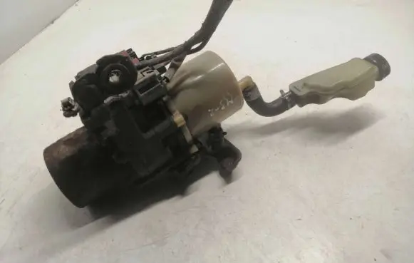 Mazda 3 I Power steering pump