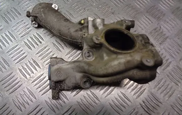 Nissan Qashqai EGR valve cooler bracket 