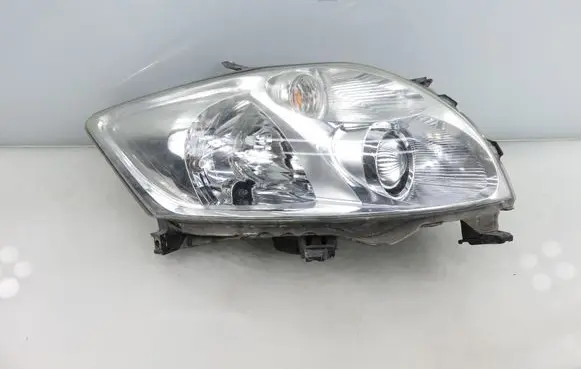 Toyota Auris 150 Headlight/headlamp 8113002470