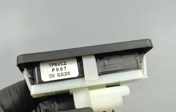 DS Automobiles 7 Crossback Tailgate opening switch 9820395580