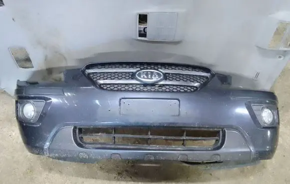 KIA Carens I Front bumper