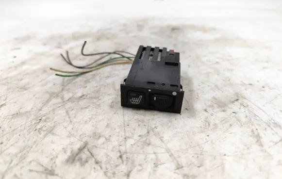 BMW 5 E39 Seat heating switch 61318352259 03055000