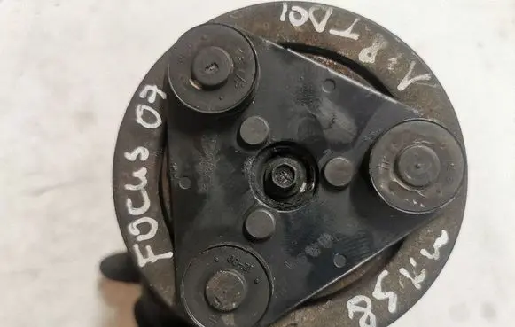 Ford Focus Air conditioning (A/C) compressor (pump) 4M5H19D629AE