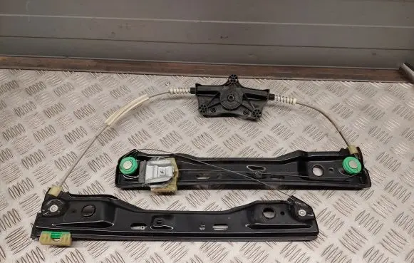 Mercedes-Benz GLA W156 Front window lifting mechanism without motor