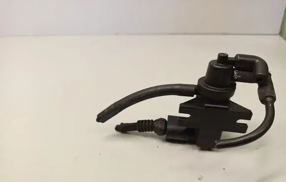 Volkswagen PASSAT B5.5 Turbo solenoid valve 702183010