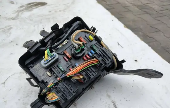 Peugeot 307 CC BSM Control unit 9664055780