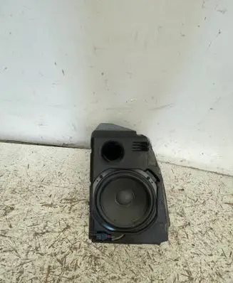 Tesla Model 3 Sound amplifier 1079746-00-D