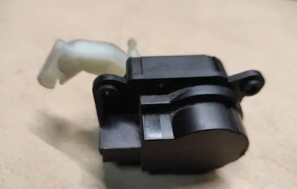 Opel Astra J A/C air flow flap actuator/motor DA644001