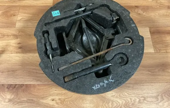 Hyundai i30 Tool set 991492L400